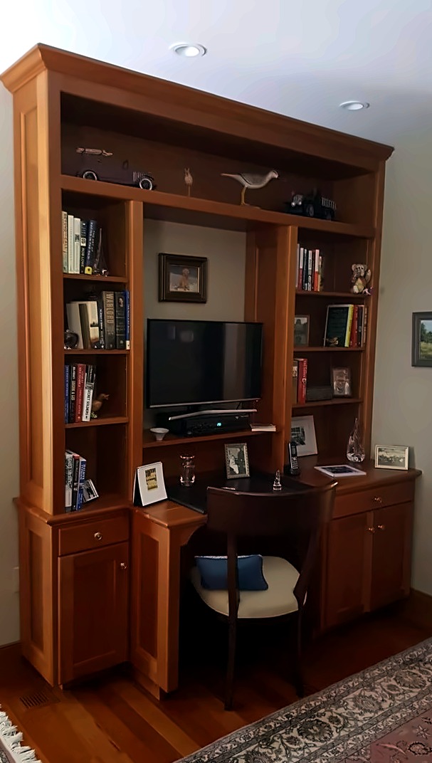 Warm wood home office built-in
